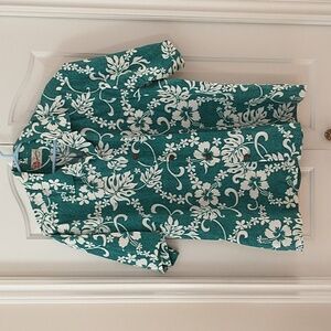 HILO HATTIE Aloha Style Hawaiian Floral Short Sleeve Shirt in Teal and White Lrg